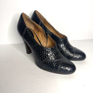 FRYE Ava Pump Shoes Black Snakeskin Leather Side Zip Women’s Sz 8.5 Ankle Bootie